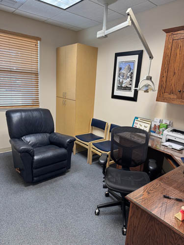 Mark G. Womack, DDS   Ya-Sin Peaks, MD, DMD | Missing All Upper or Lower Teeth, Wisdom Teeth Removal and Extractions